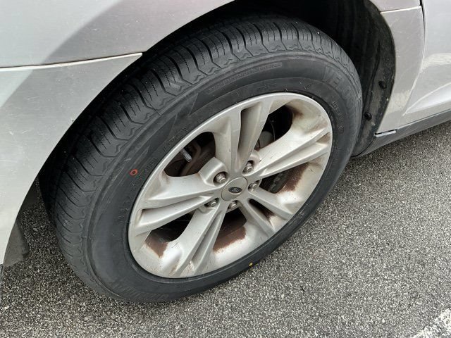 Used 2018 Ford Taurus SE FWD image 16