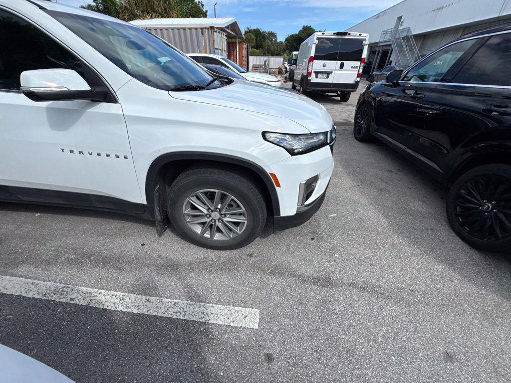 Used 2022 Chevrolet Traverse LT FWD image 9