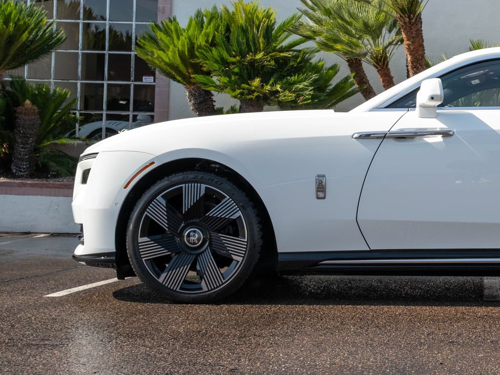 Used 2025 Rolls-Royce Spectre w/ Spectre Launch Package AWD/4WD image 13