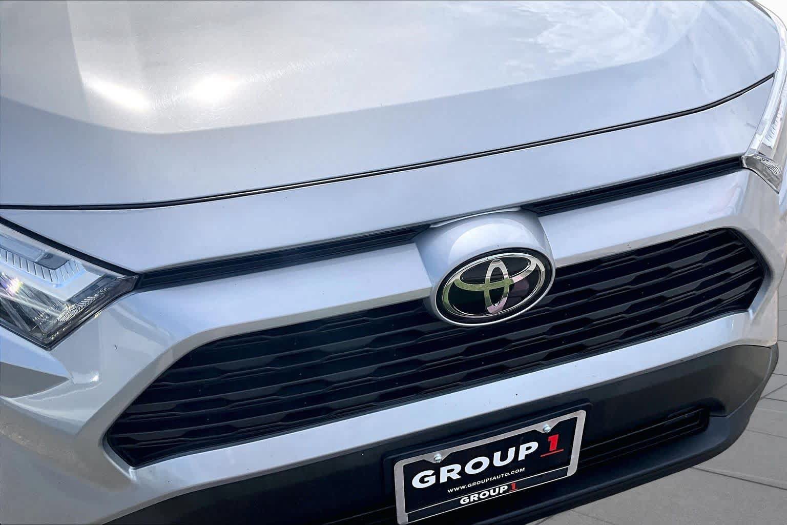 Used 2024 Toyota RAV4 XLE FWD image 29