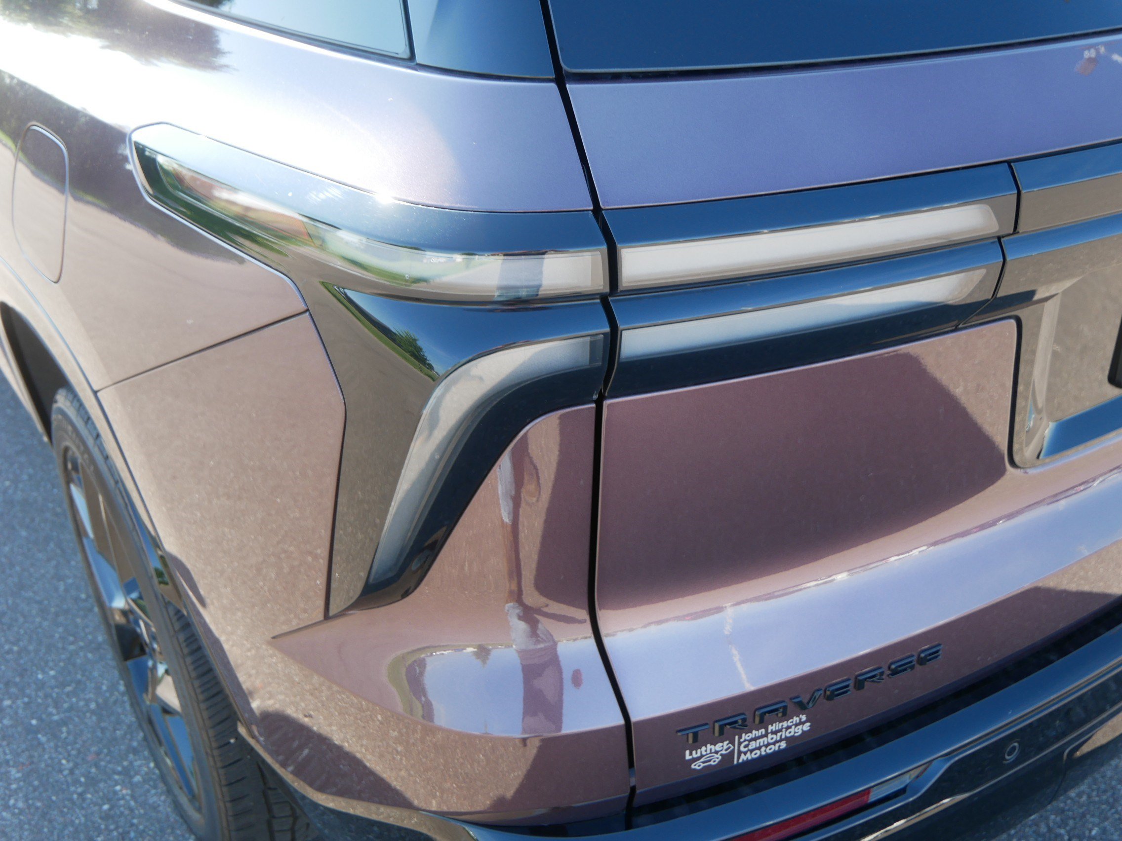 Used 2024 Chevrolet Traverse RS FWD image 17