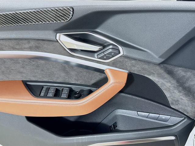 Used 2019 Audi e-tron Prestige w/ Prestige Package image 16