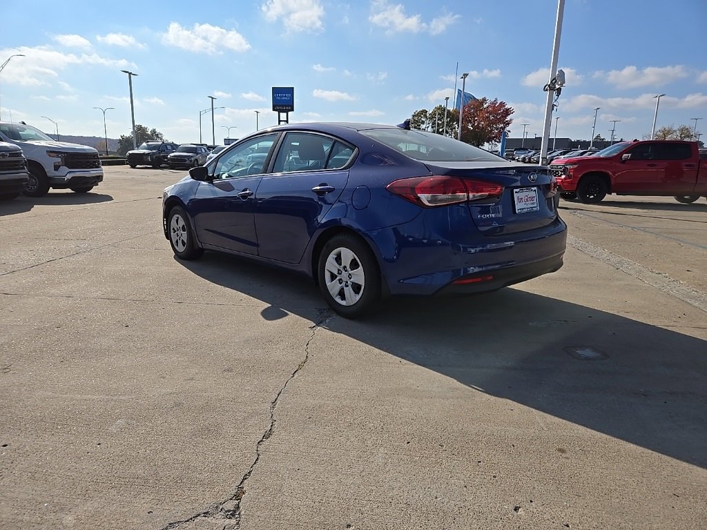 Used 2017 Kia Forte LX image 3