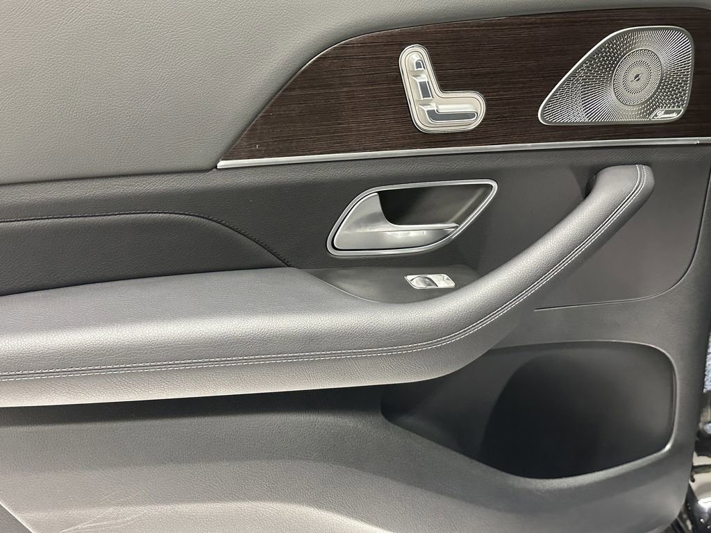 Certified 2025 Mercedes-Benz GLS 450 4MATIC image 26