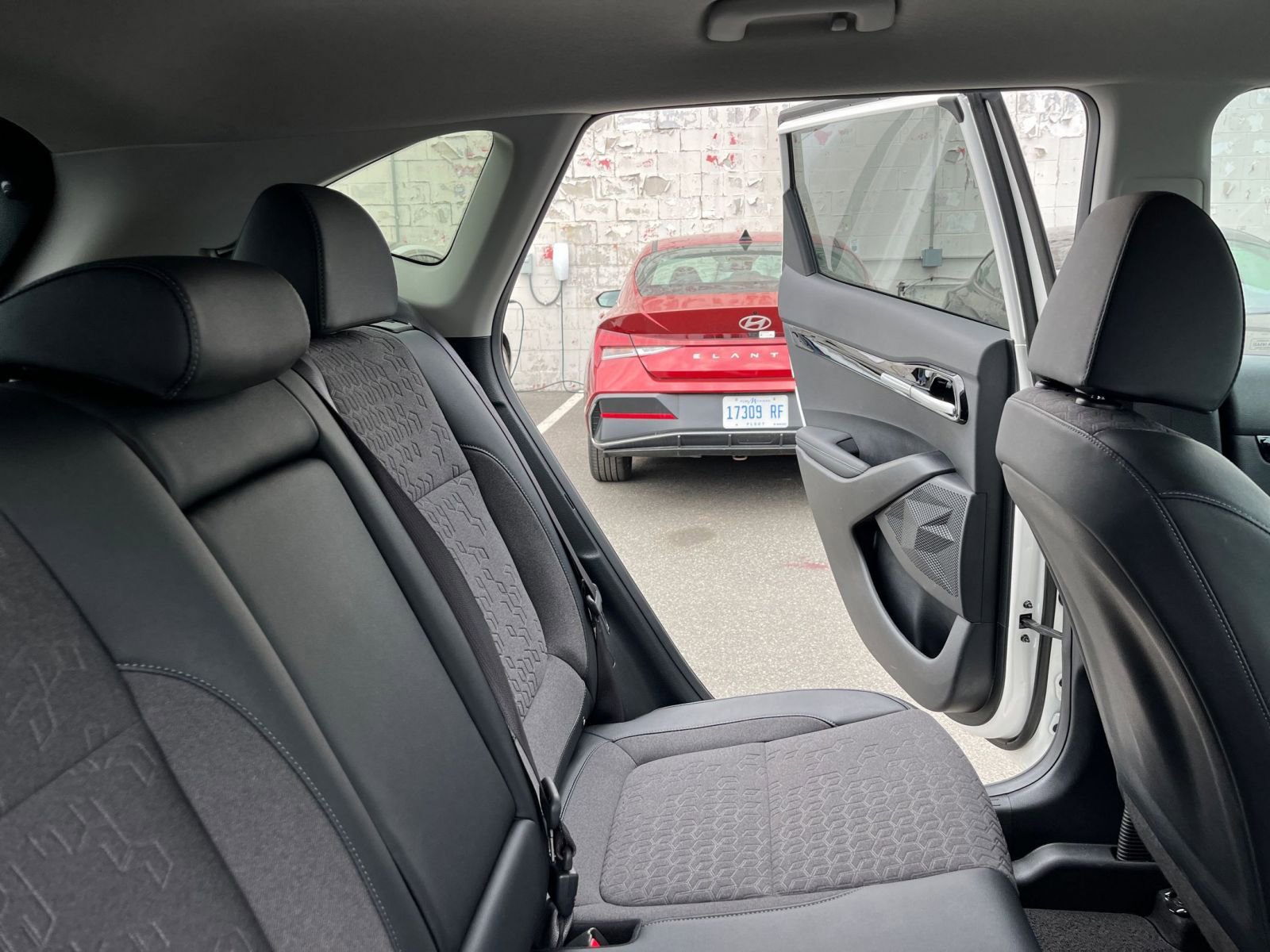 Used 2025 Kia Seltos S image 37
