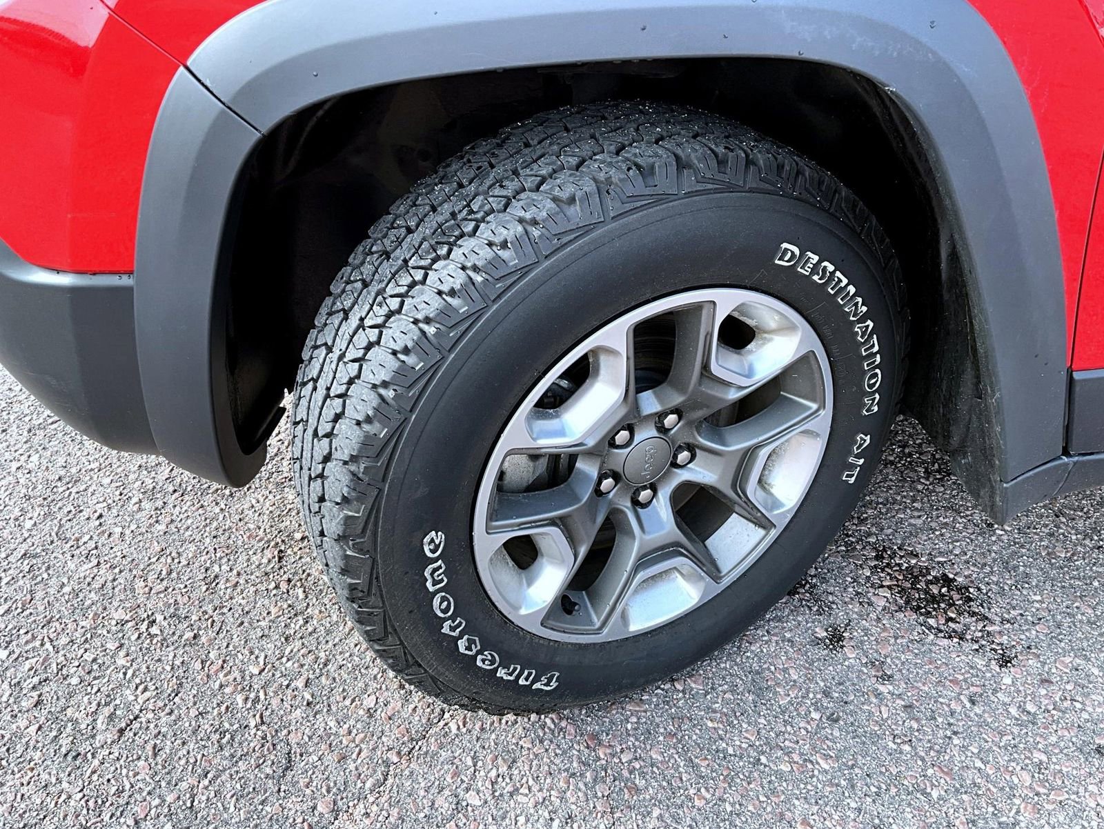 Certified 2019 Jeep Cherokee Trailhawk w/ Comfort/Convenience Group image 23