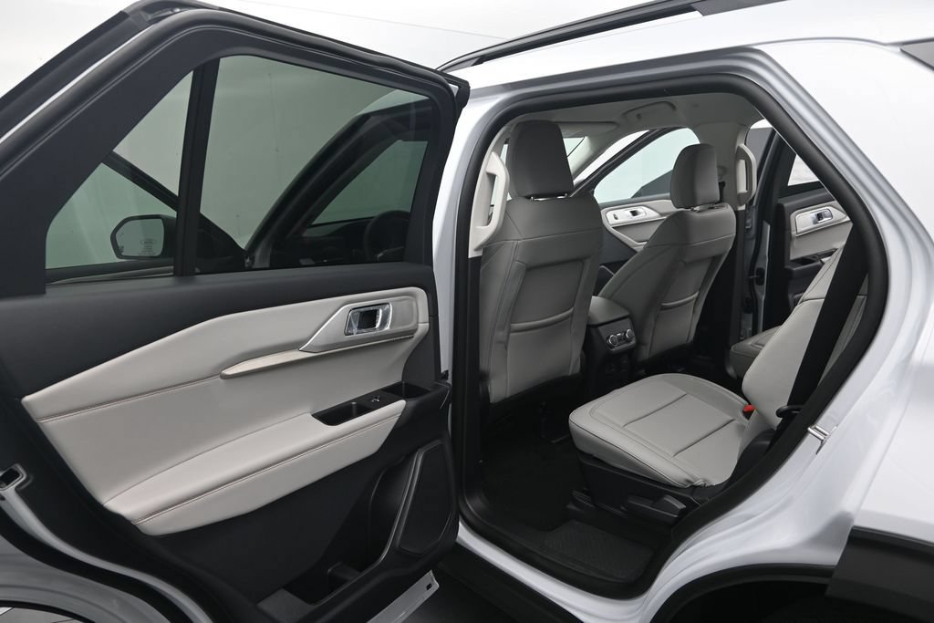 New 2026 Ford Explorer Active w/ Active Comfort Package RWD image 13
