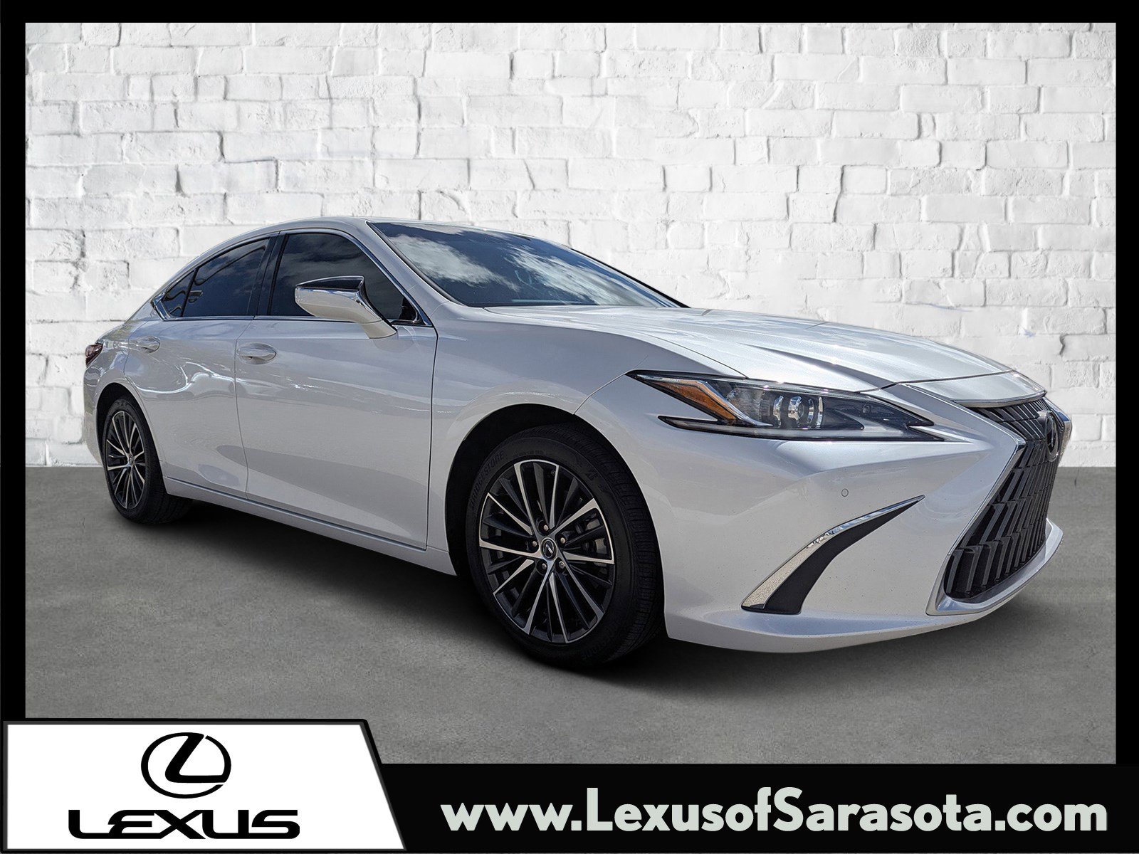 Used 2023 Lexus ES 300h w/ Premium Package
