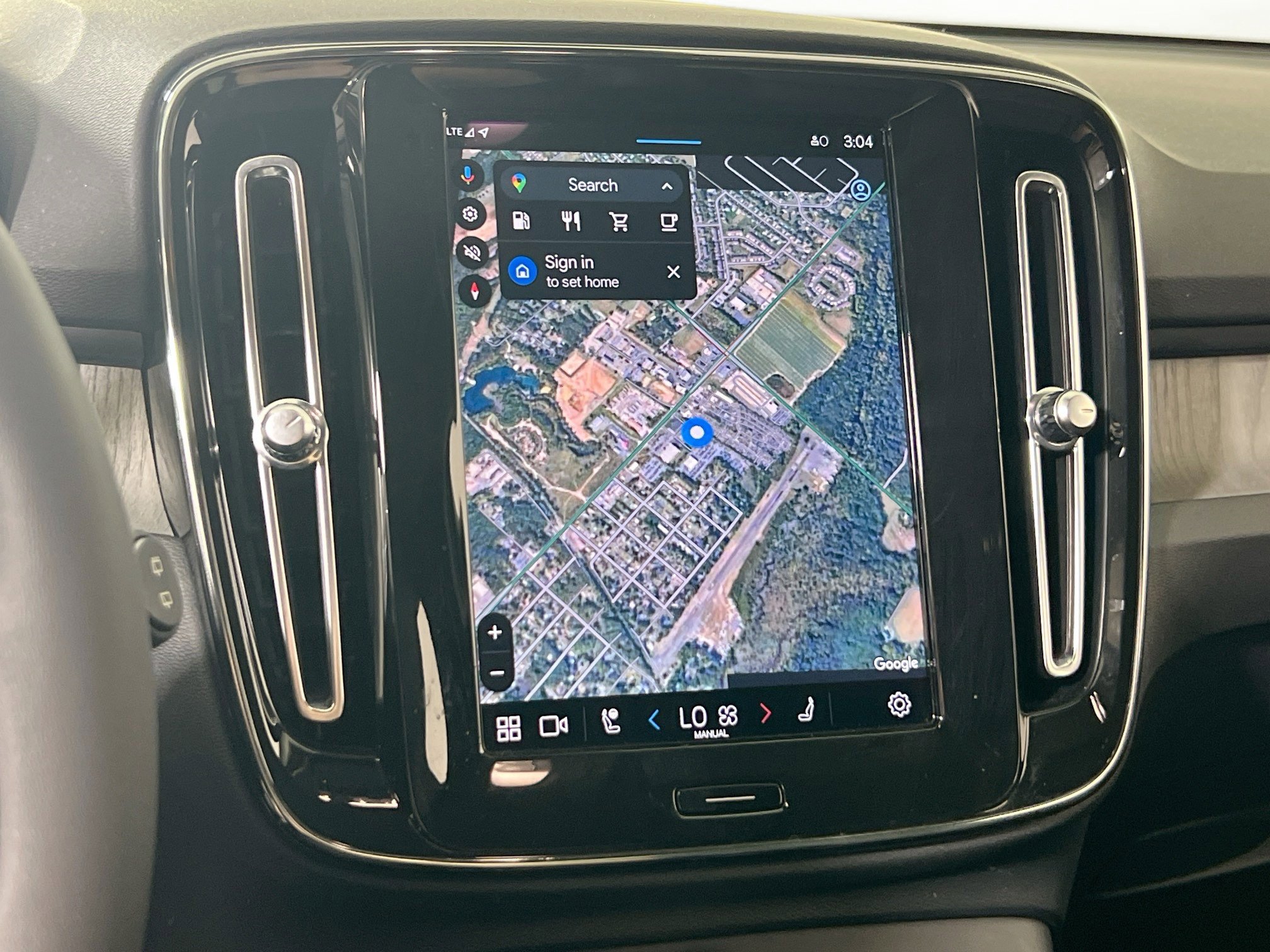 Used 2023 Volvo XC40 B5 Core w/ Convenience Package image 12