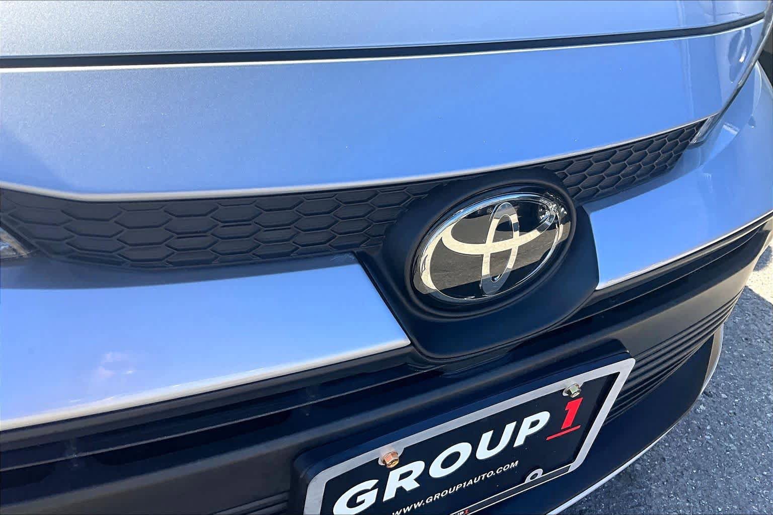 Used 2023 Toyota Corolla LE w/ Carpet Mat Package (TMS) image 28