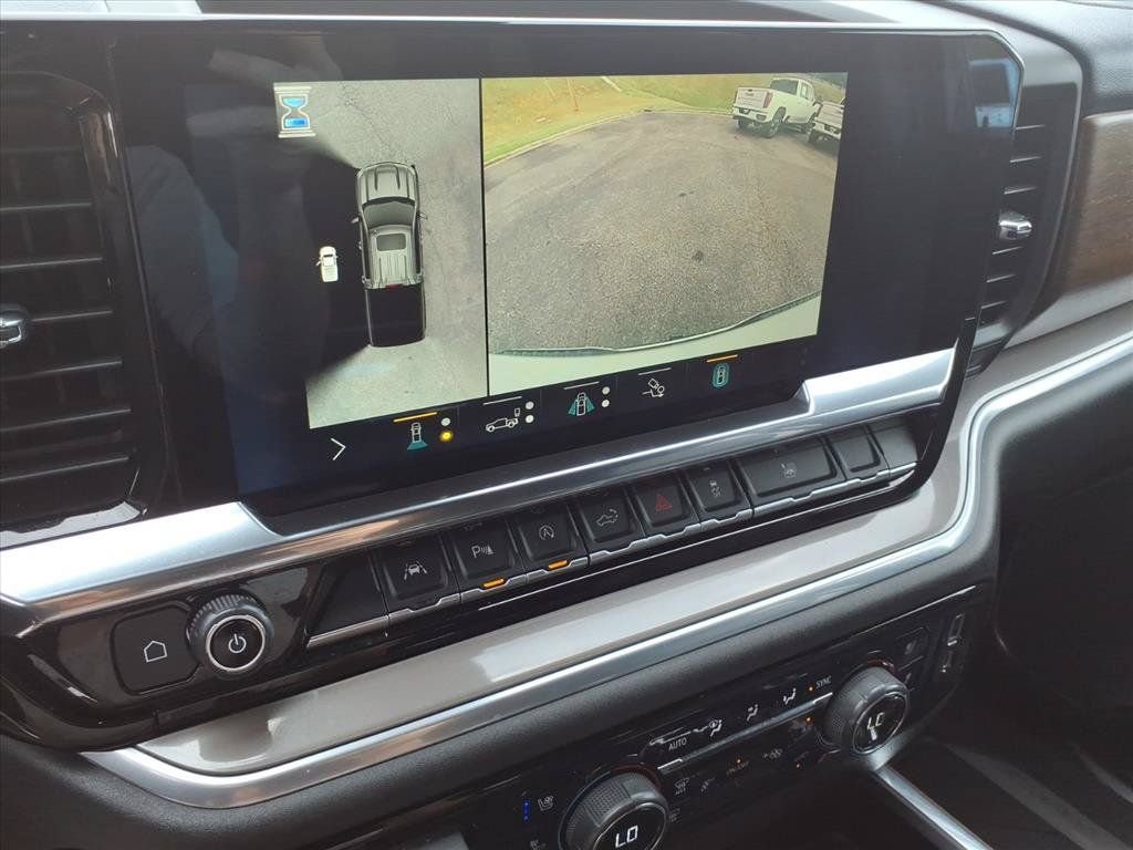 Used 2022 Chevrolet Silverado 1500 High Country w/ High Country Premium Package AWD/4WD image 34