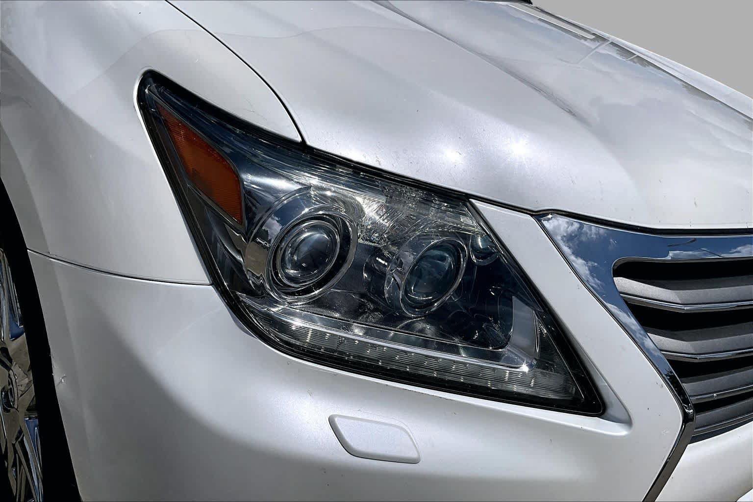Used 2014 Lexus LX 570 4WD image 25