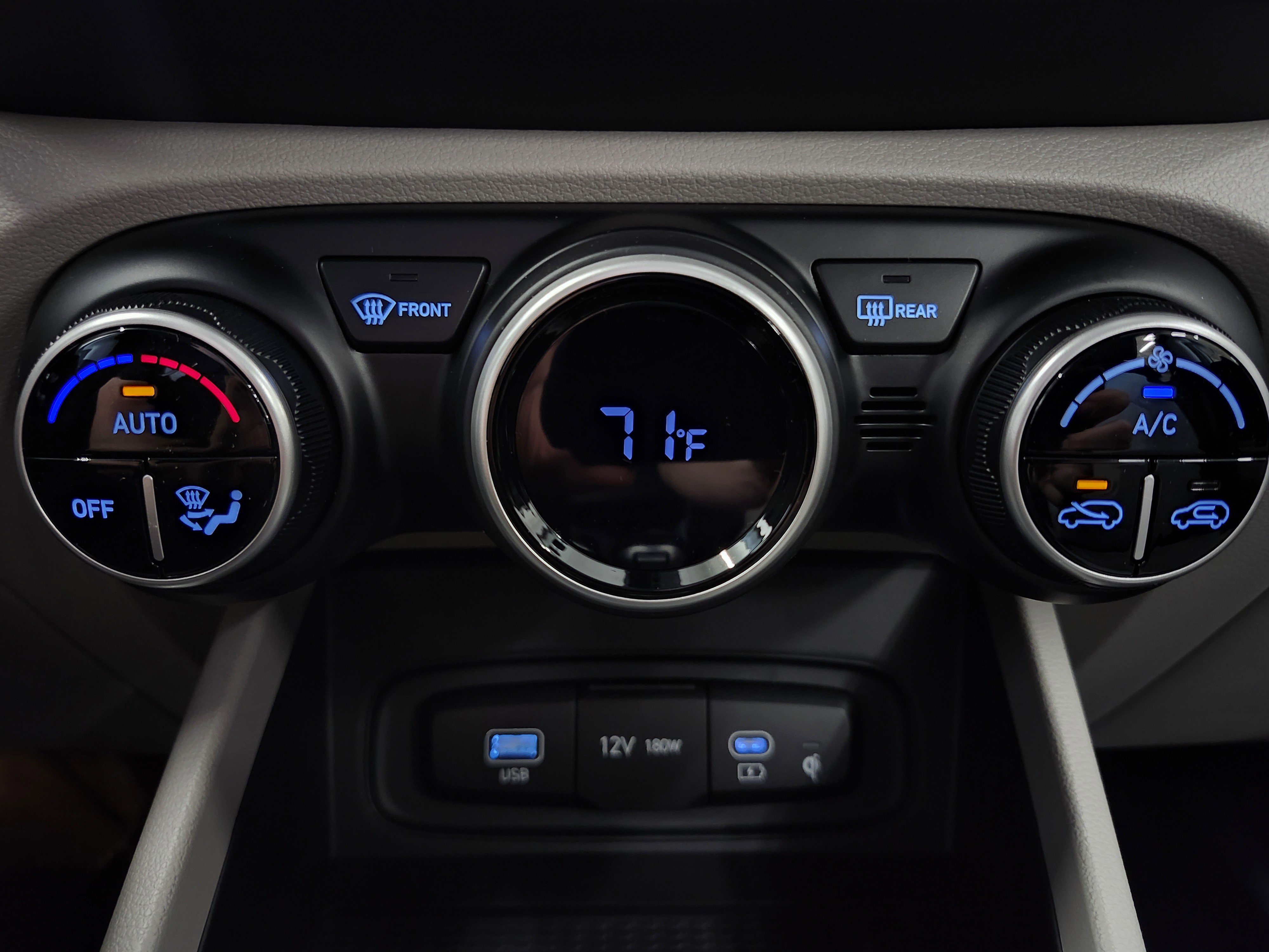 New 2026 Hyundai Venue SEL image 8