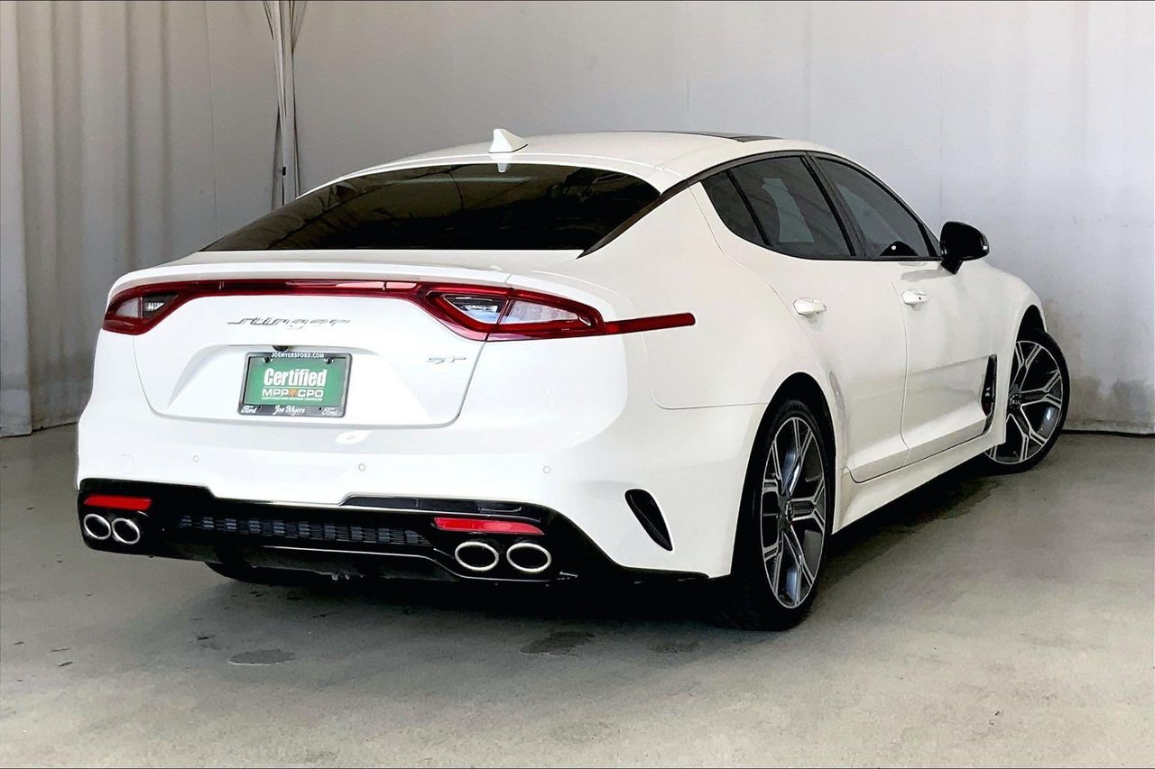Used 2021 Kia Stinger GT1 RWD image 13