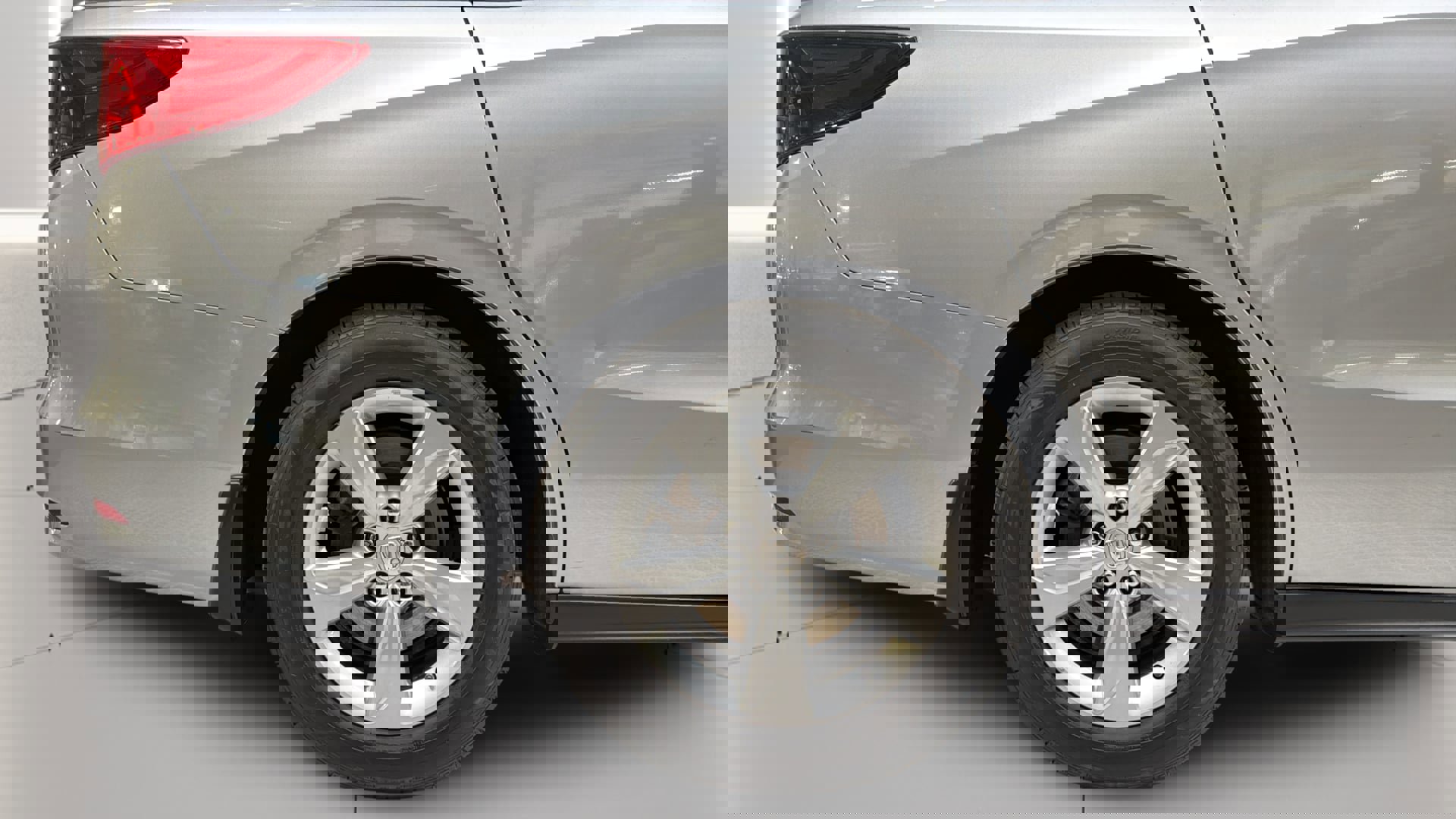 Used 2018 Honda Odyssey EX image 35