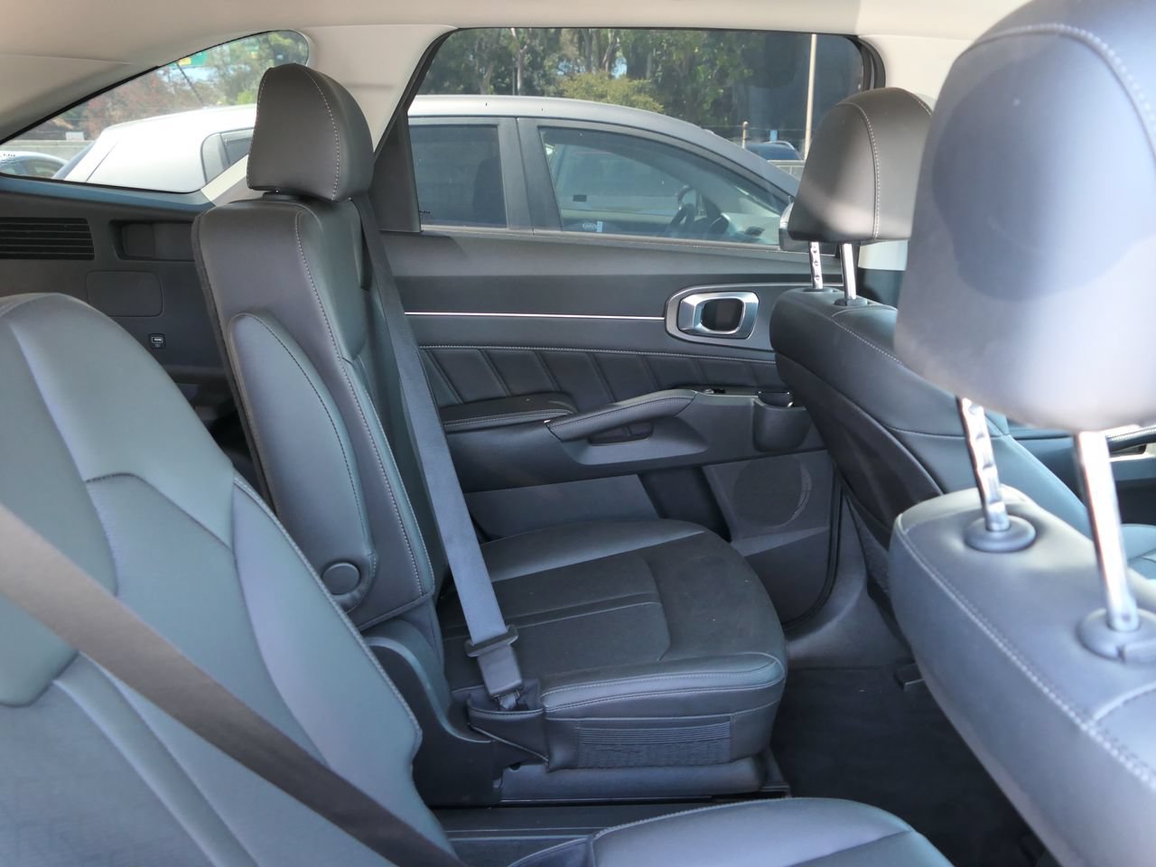 Used 2023 Kia Sorento SX FWD image 22