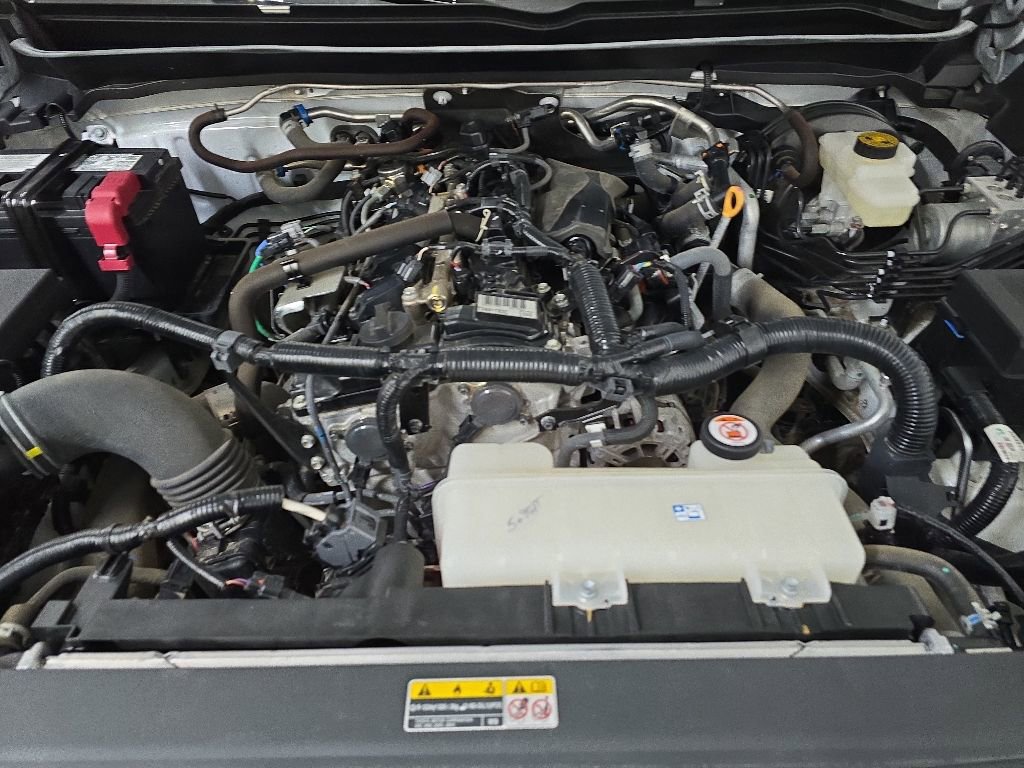 Used 2024 Toyota Tacoma SR5 AWD/4WD image 12