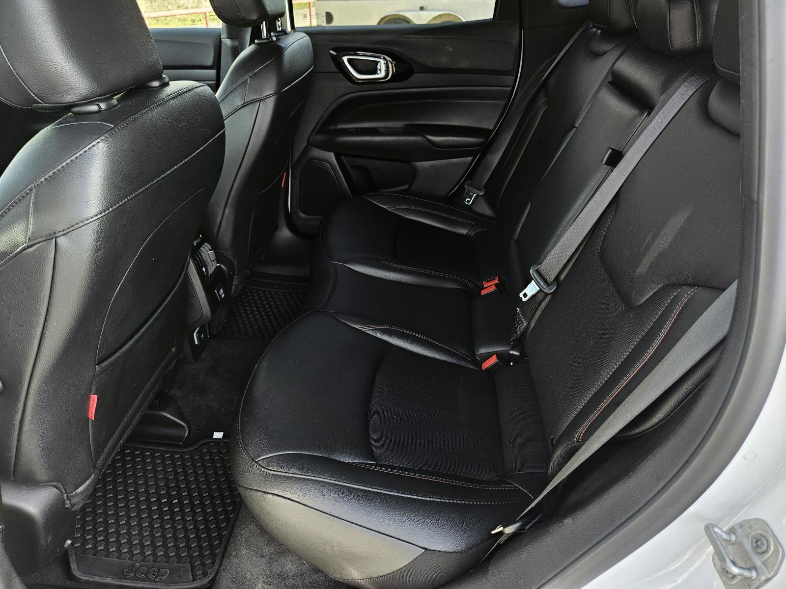 Used 2025 Jeep Compass Trailhawk image 25