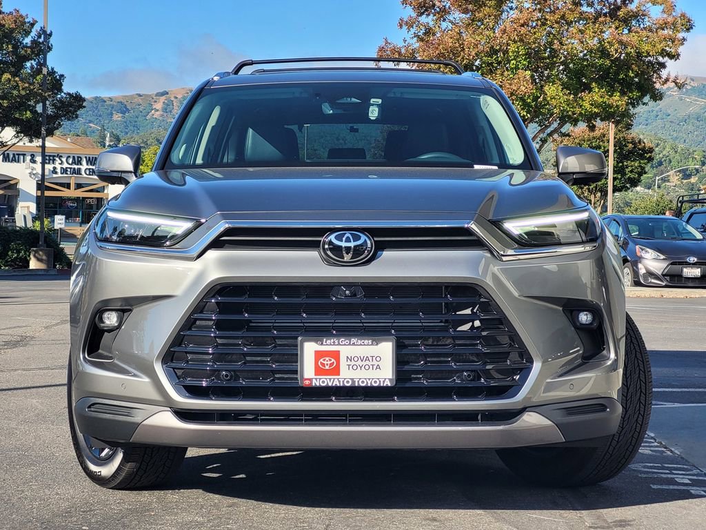 Used 2026 Toyota Grand Highlander AWD Hybrid image 2