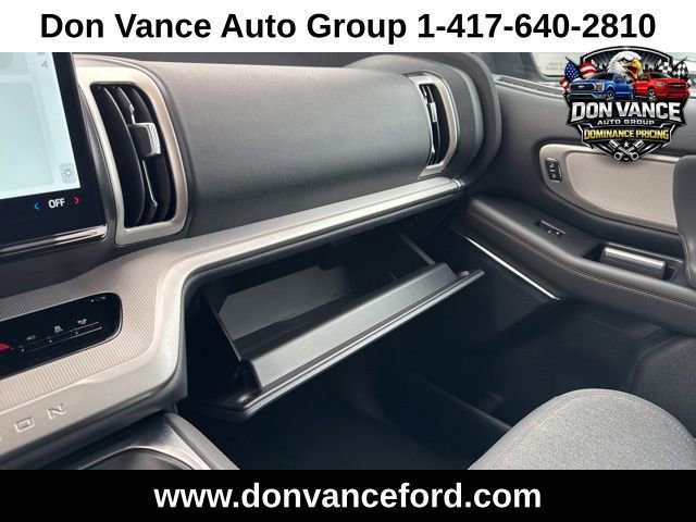 Used 2025 Ford Expedition Active image 25