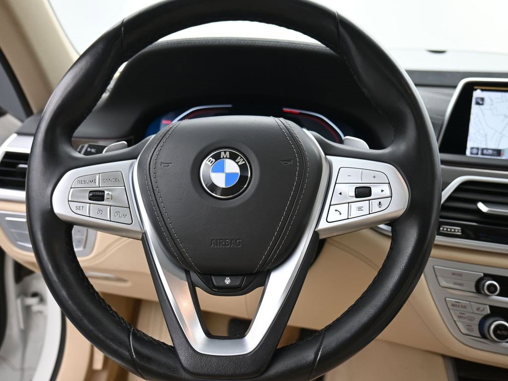 Used 2021 BMW 740i xDrive image 12