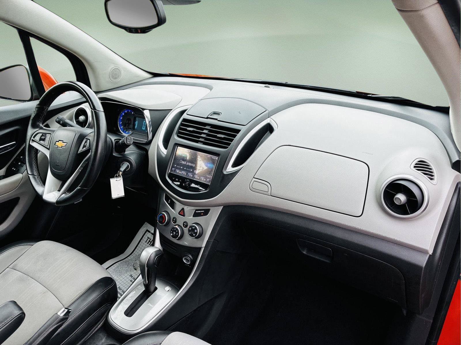 Used 2015 Chevrolet Trax LT w/ LT Sun and Sound Package AWD/4WD image 22