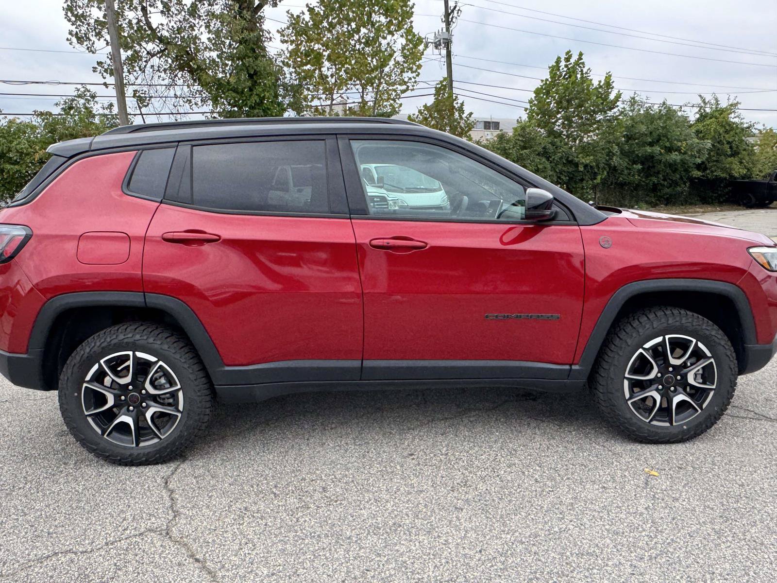 Used 2025 Jeep Compass Trailhawk w/ Trailhawk Elite Group AWD/4WD image 6
