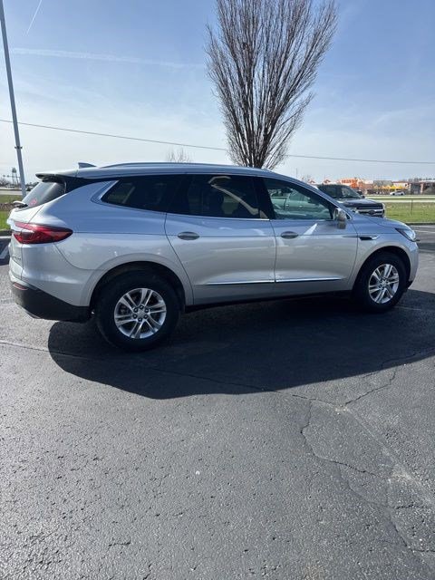 Used 2019 Buick Enclave Essence image 4