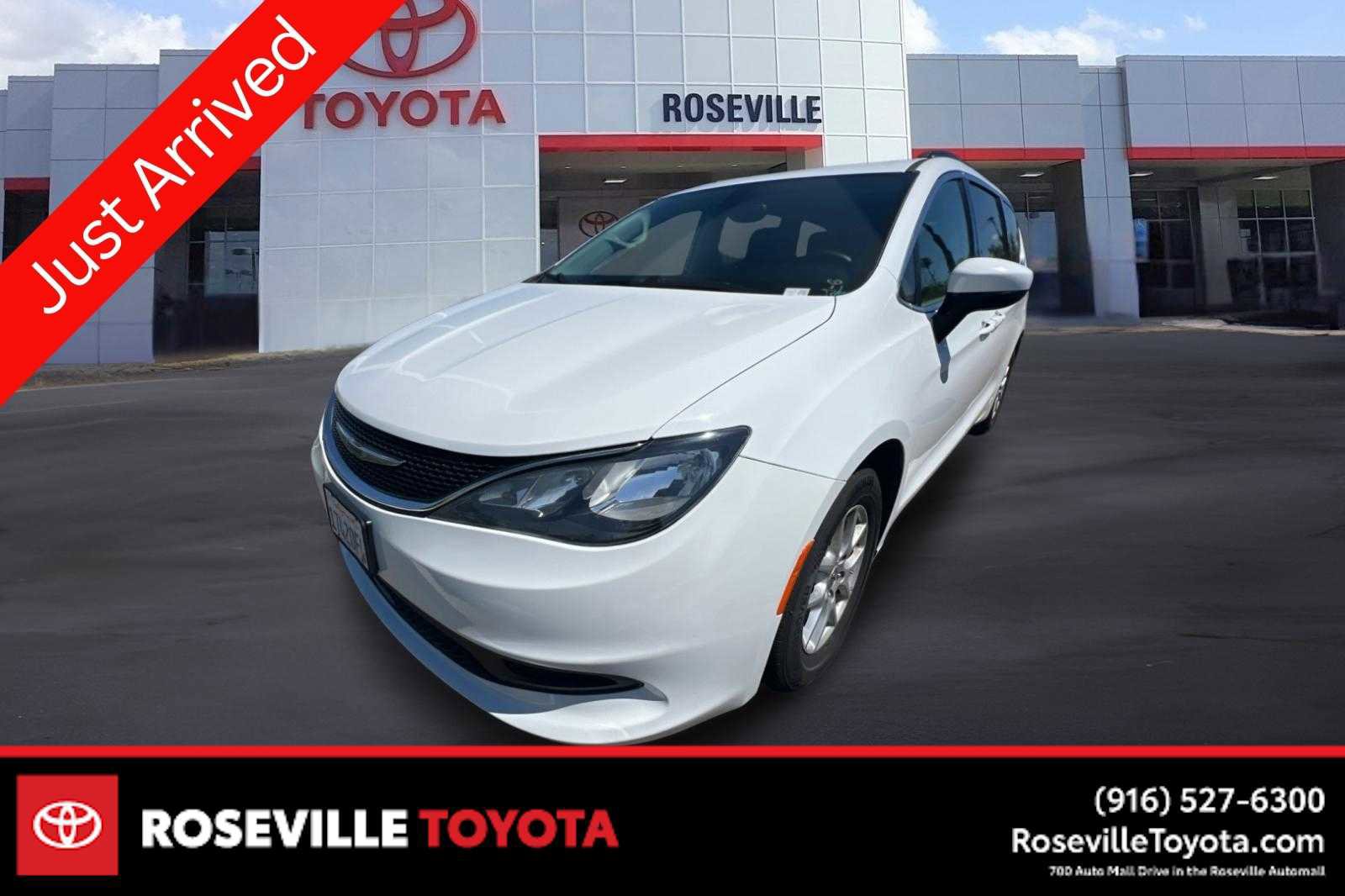 Used 2021 Chrysler Voyager Lxi image 1