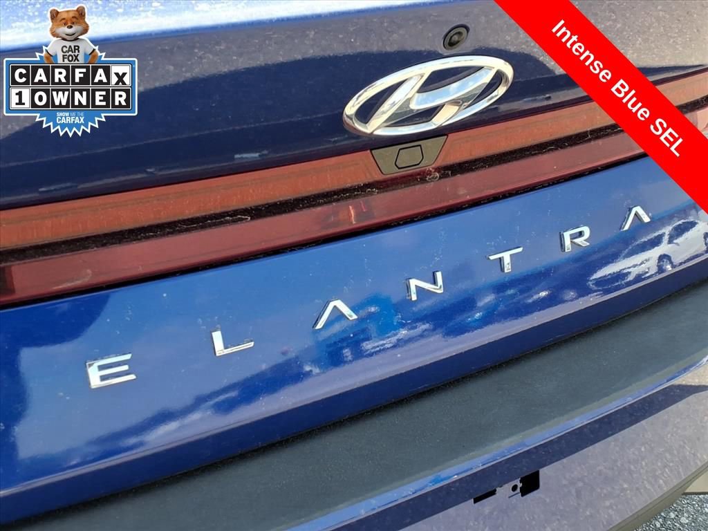 Used 2023 Hyundai Elantra SEL w/ Cargo Package image 9