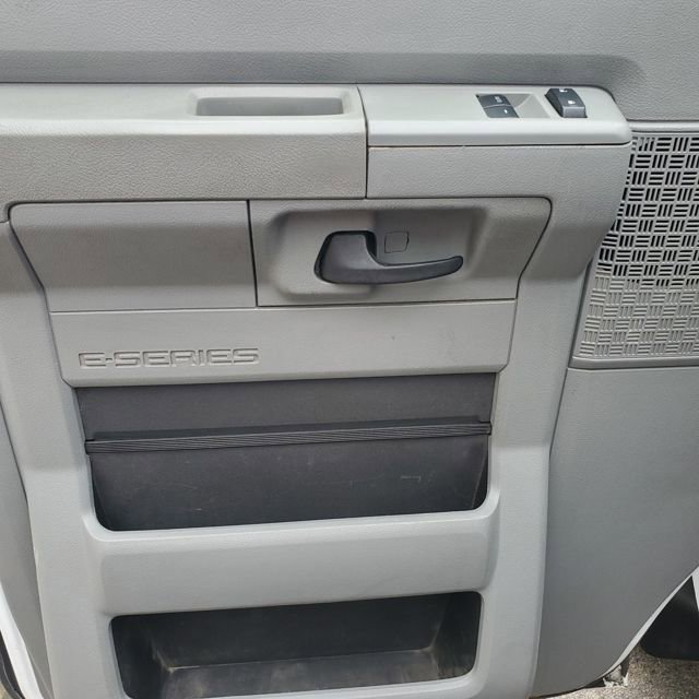 Used 2014 Ford E-150 and Econoline 150 Extended w/ Interior Upgrade Package image 17