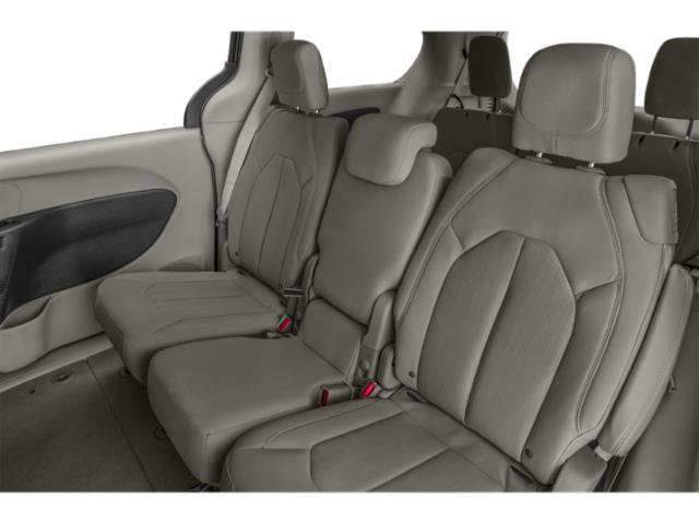 Certified 2018 Chrysler Pacifica L FWD image 14