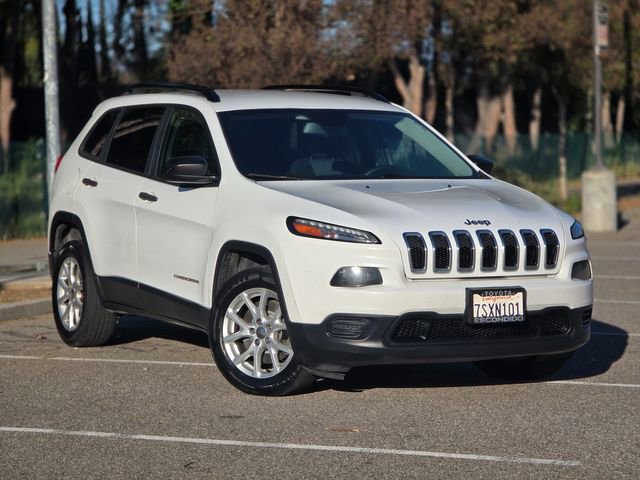 Used 2016 Jeep Cherokee Sport image 1
