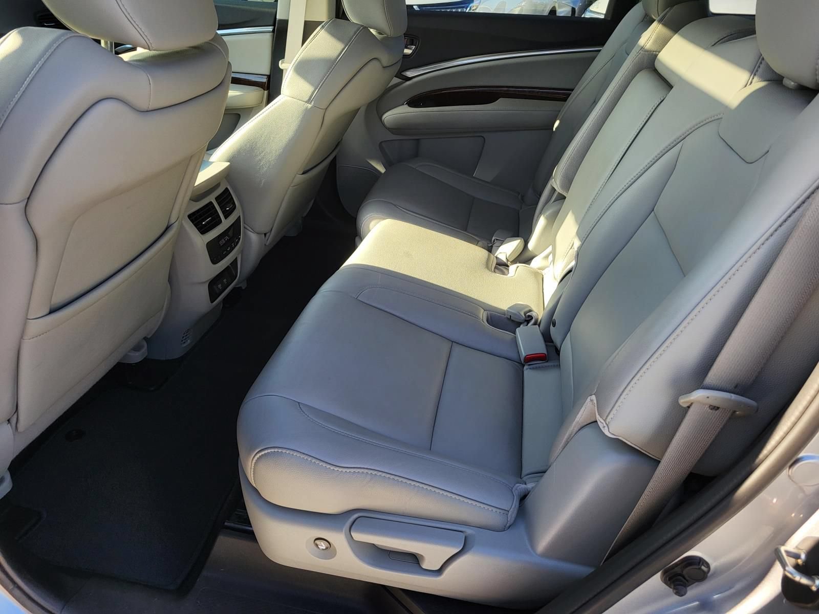 Used 2018 Acura MDX FWD w/ Technology Package image 12