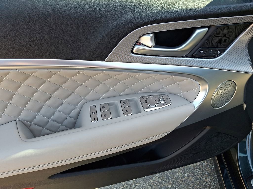Used 2023 Genesis G70 3.3T w/ Sport Prestige Package image 13