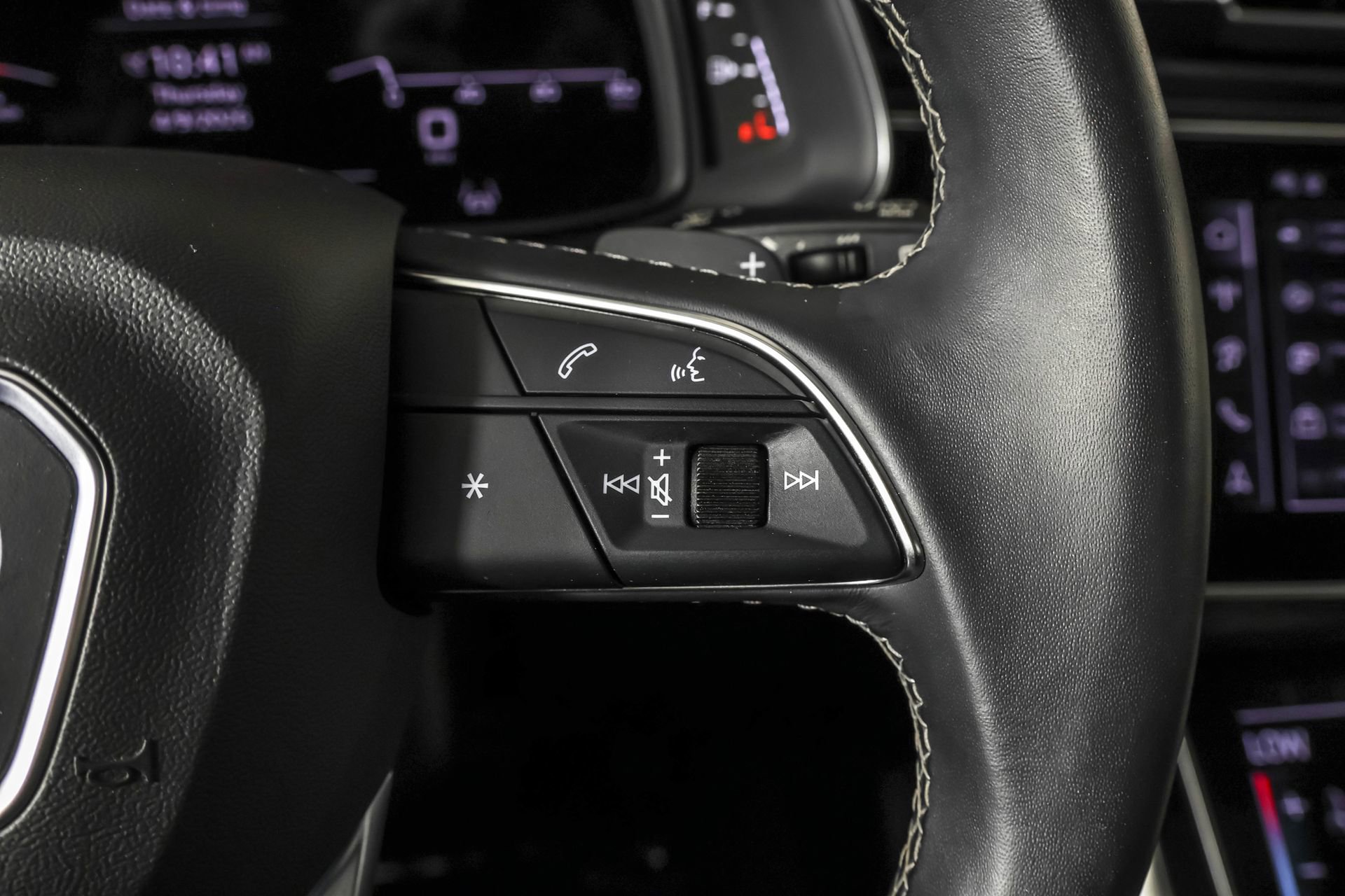 Used 2025 Audi Q7 2.0T Premium image 30