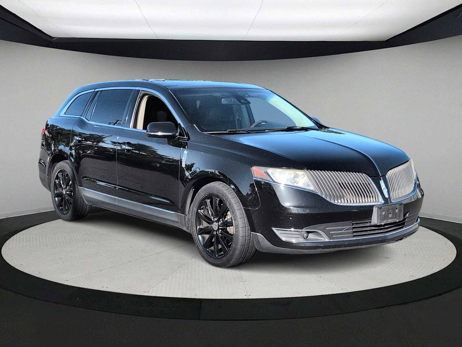Used 2014 Lincoln MKT AWD w/ Equipment Group 201A image 2
