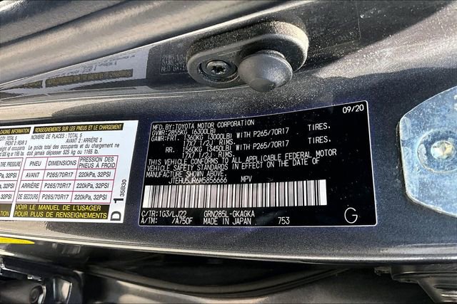 Used 2021 Toyota 4Runner Venture w/ Moonroof Package AWD/4WD image 29