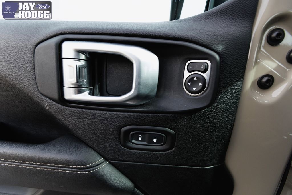 Used 2020 Jeep Gladiator Overland w/ Cold Weather Group image 13