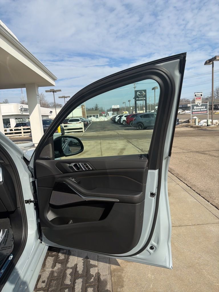 New 2026 BMW X5 xDrive40i w/ M Sport Package image 20