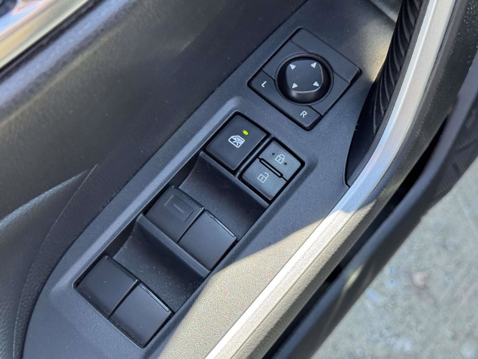 Used 2020 Toyota RAV4 XLE w/ All Weather Liner Package AWD/4WD image 15