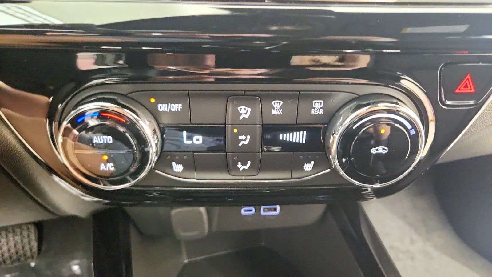 New 2026 Chevrolet Trax RS w/ Driver Confidence Package FWD image 22