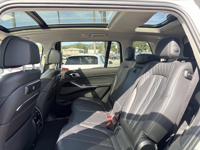 Used 2023 BMW X7 xDrive40i w/ Premium Package AWD/4WD image 14