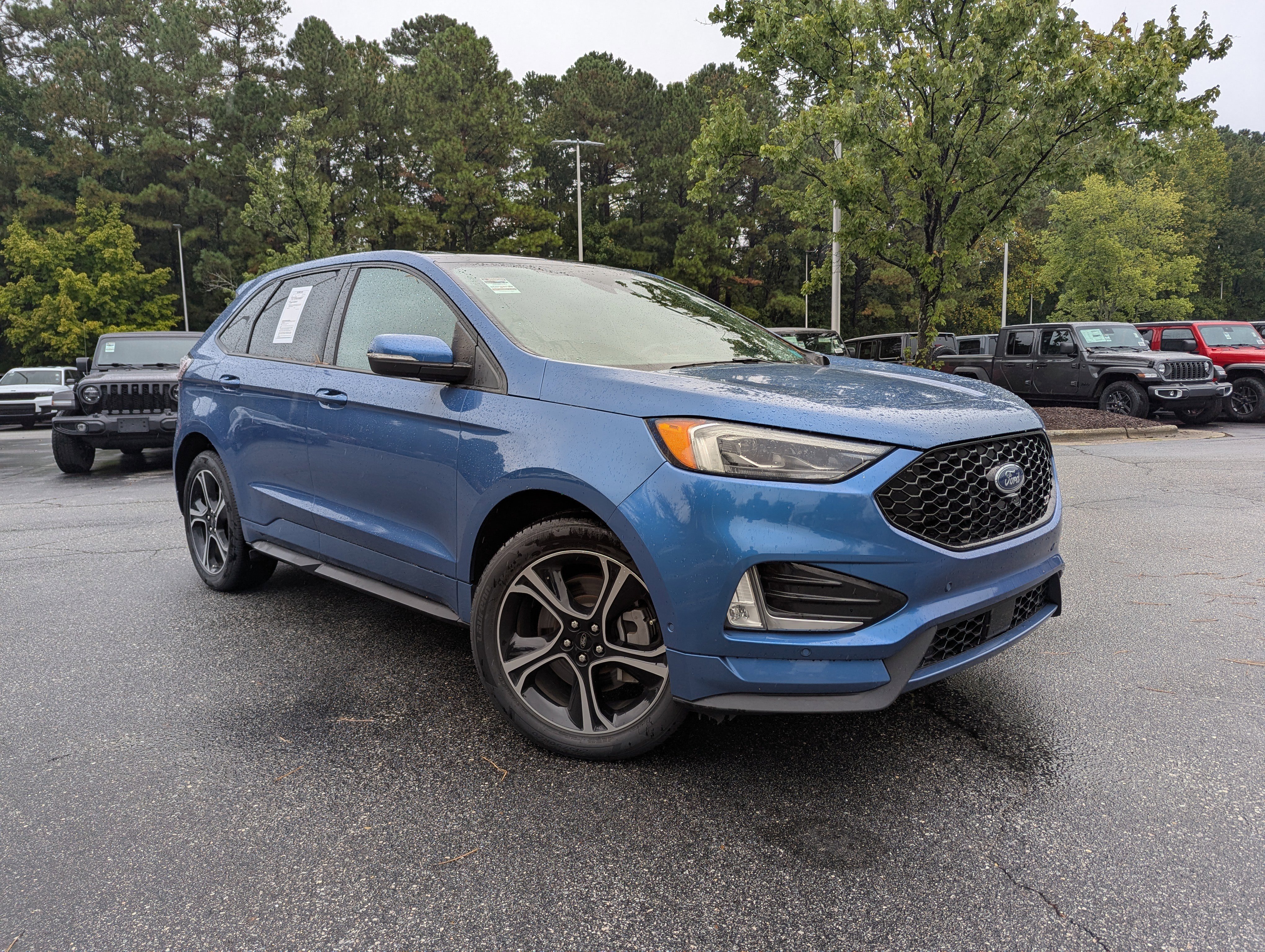 Used 2021 Ford Edge ST w/ Equipment Group 401A image 3
