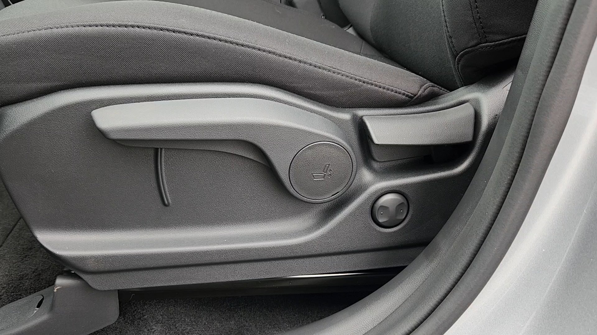 New 2026 Hyundai Santa Fe SE image 8