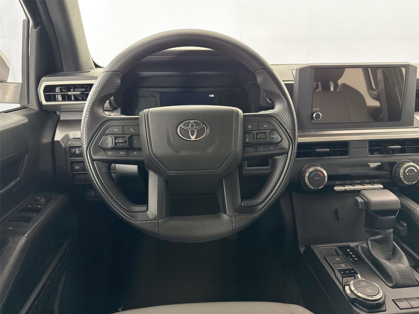 Certified 2025 Toyota Tacoma SR5 AWD/4WD image 29