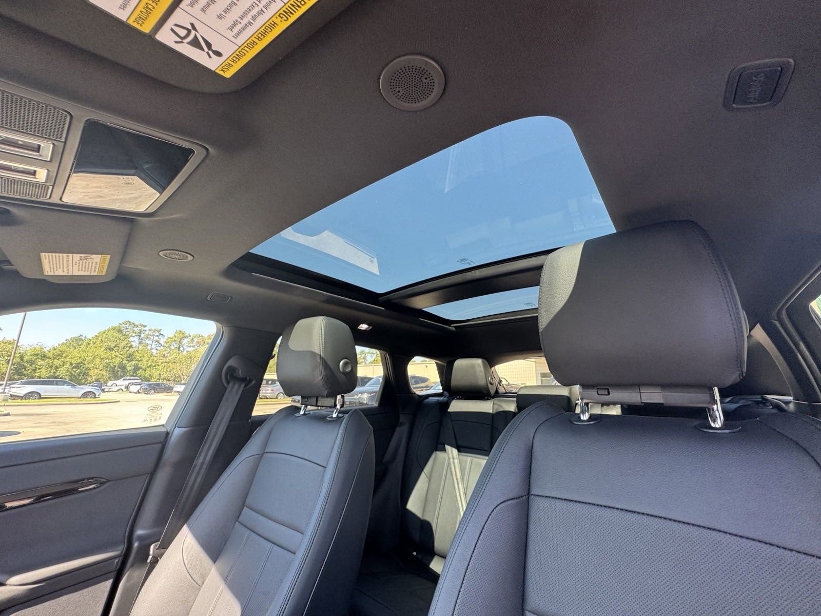 Used 2025 Land Rover Range Rover Evoque Dynamic SE image 11