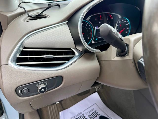 Used 2017 Chevrolet Malibu LT w/ Driver Confidence Package FWD image 26