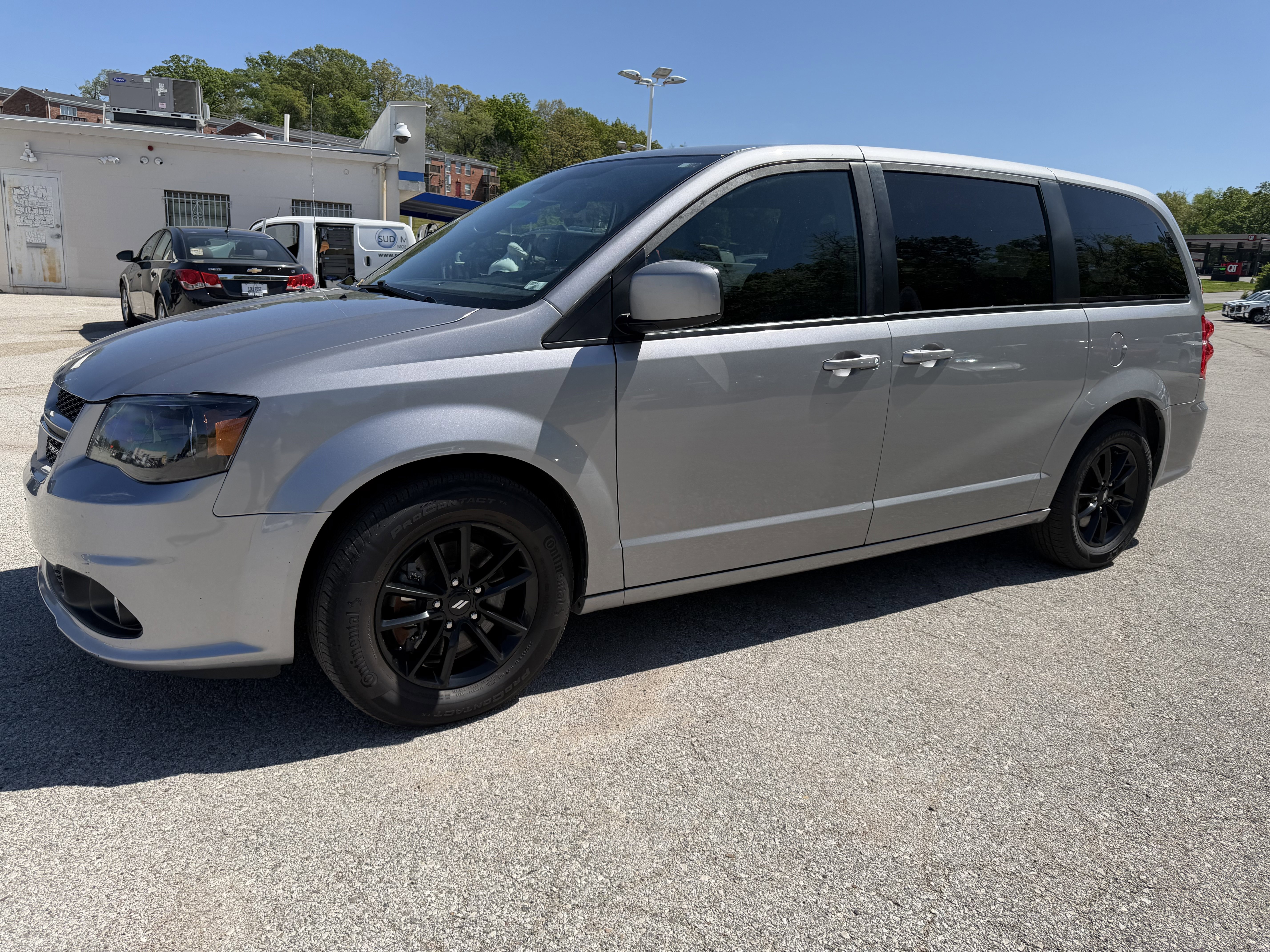 Used 2019 Dodge Grand Caravan GT image 3