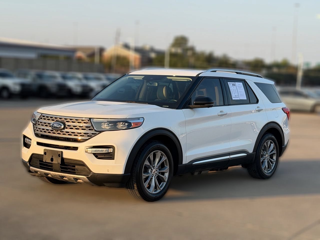 Used 2022 Ford Explorer Limited w/ Equipment Group 301A RWD image 3
